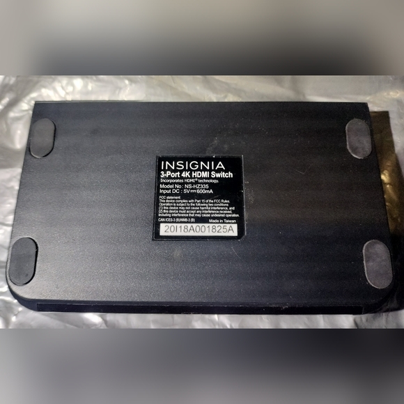 Insignia 3 Port HDMI Switch With 4K 60Hz And HDR Pass Through -Black - Picture 4 of 4